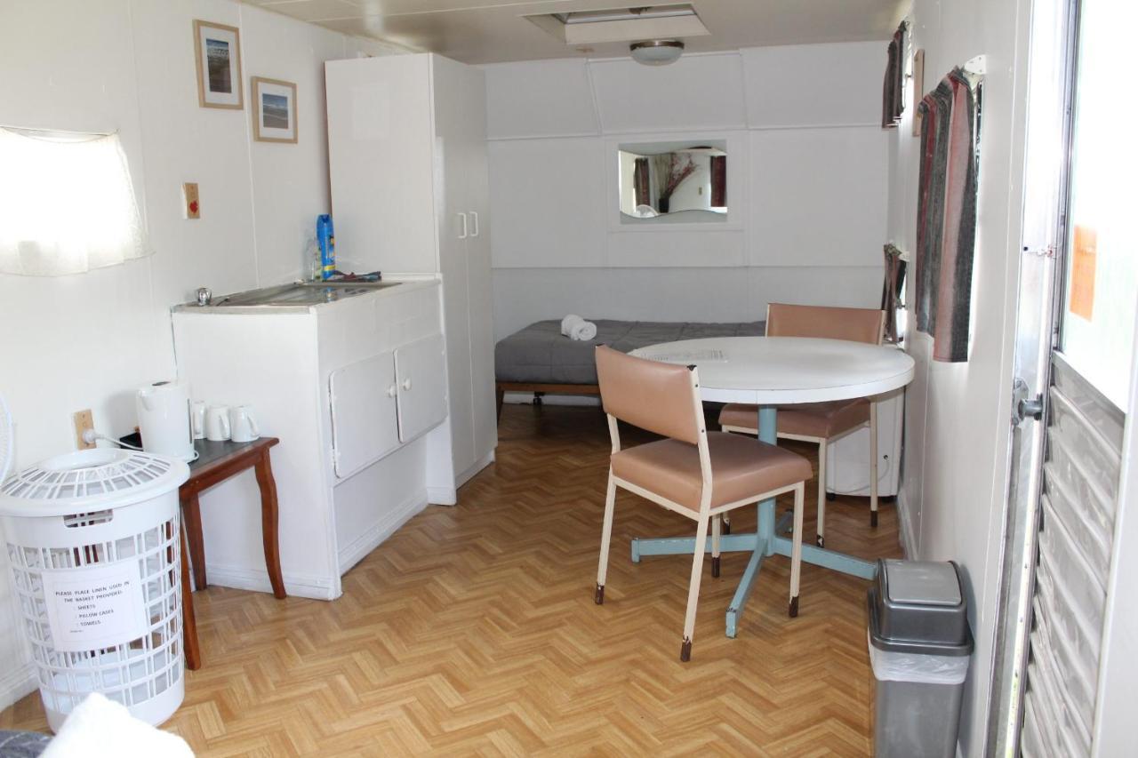 Batemans Bay Holiday Park & Hostel Exterior photo